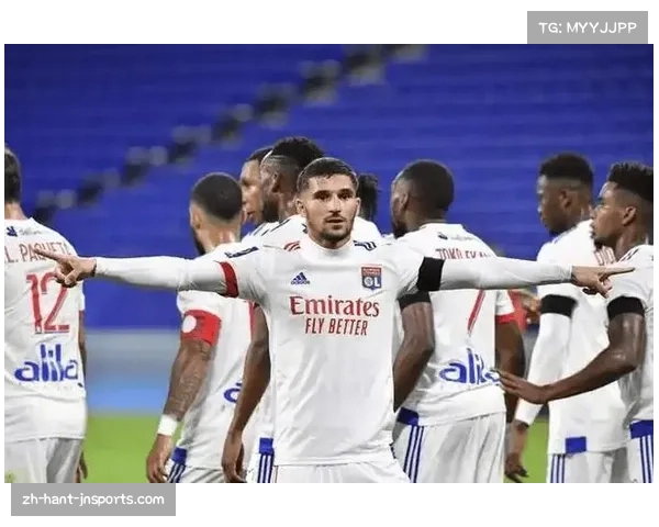 朗斯防线临时拼凑 中场球员客串后卫应对极端伤病情况 朗斯防线临时拼凑 中场球员客串后卫应对极端伤病情况